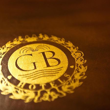 Grand Hotel Trieste & Victoria Abano Terme Dış mekan fotoğraf Gold-embossed monogram