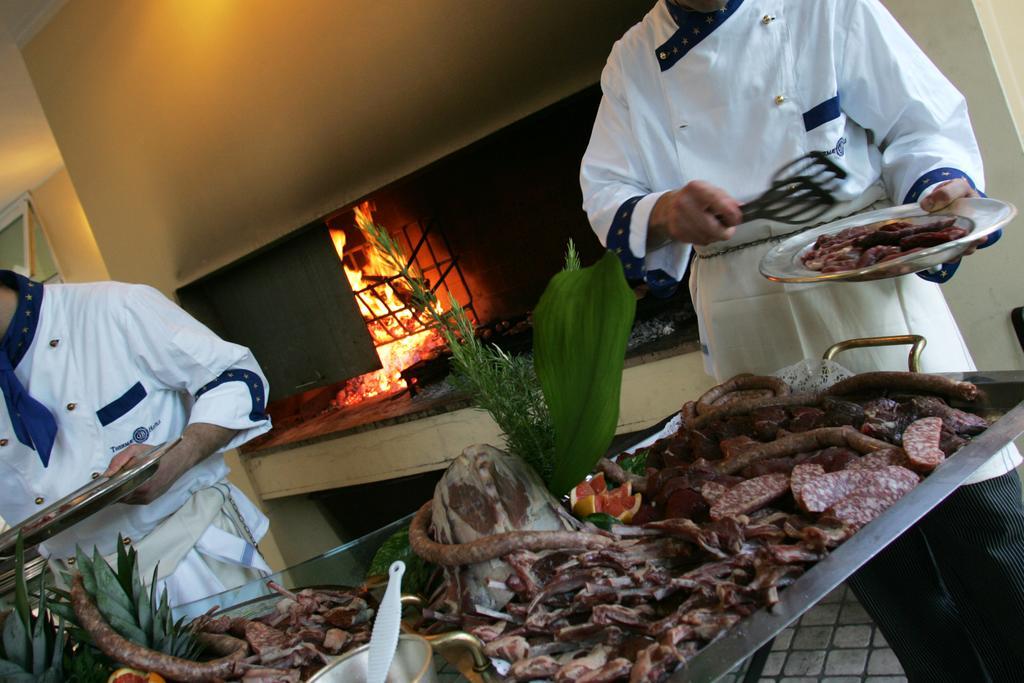 Grand Hotel Trieste & Victoria Abano Terme Dış mekan fotoğraf Brazilian barbecue