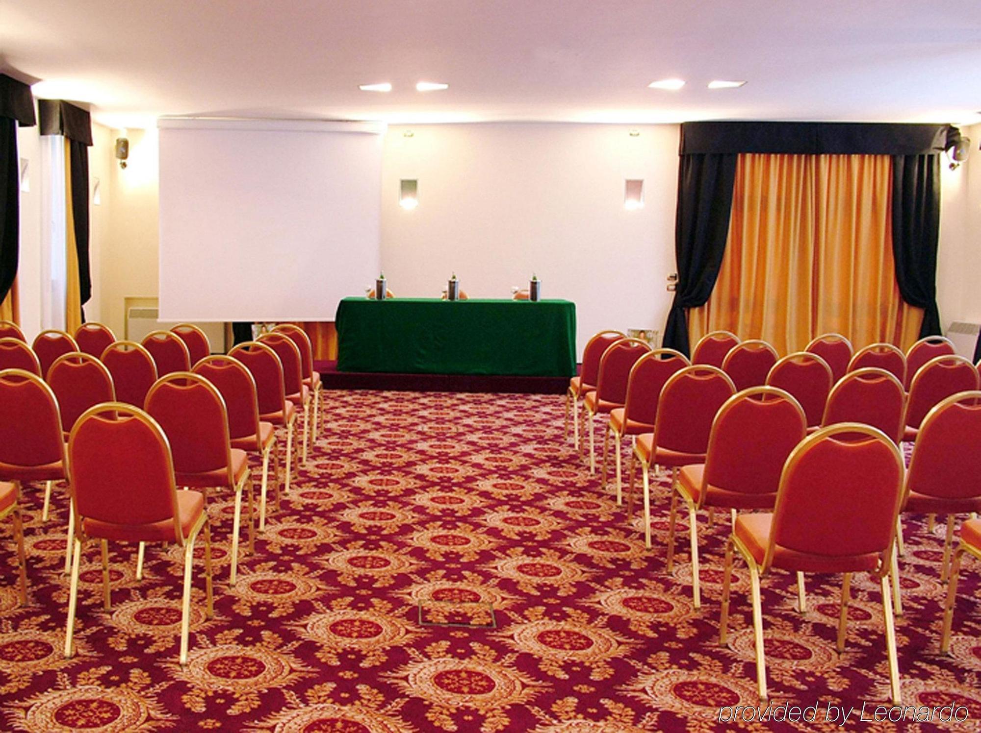 Grand Hotel Trieste & Victoria Abano Terme Konforlar fotoğraf The conference room