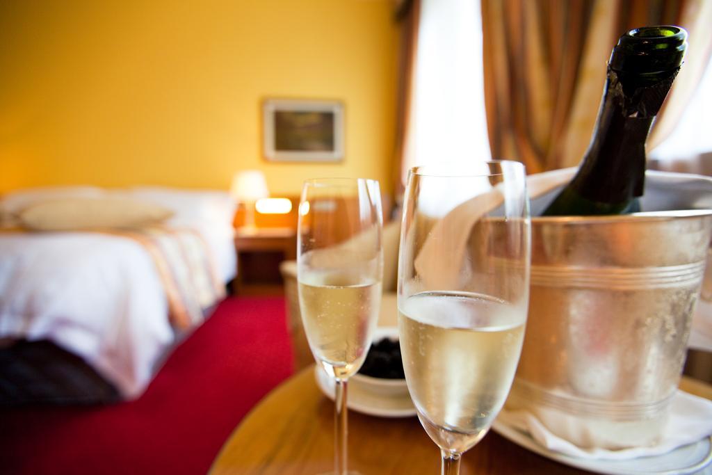 Grand Hotel Trieste & Victoria Abano Terme Dış mekan fotoğraf Prosecco DOC