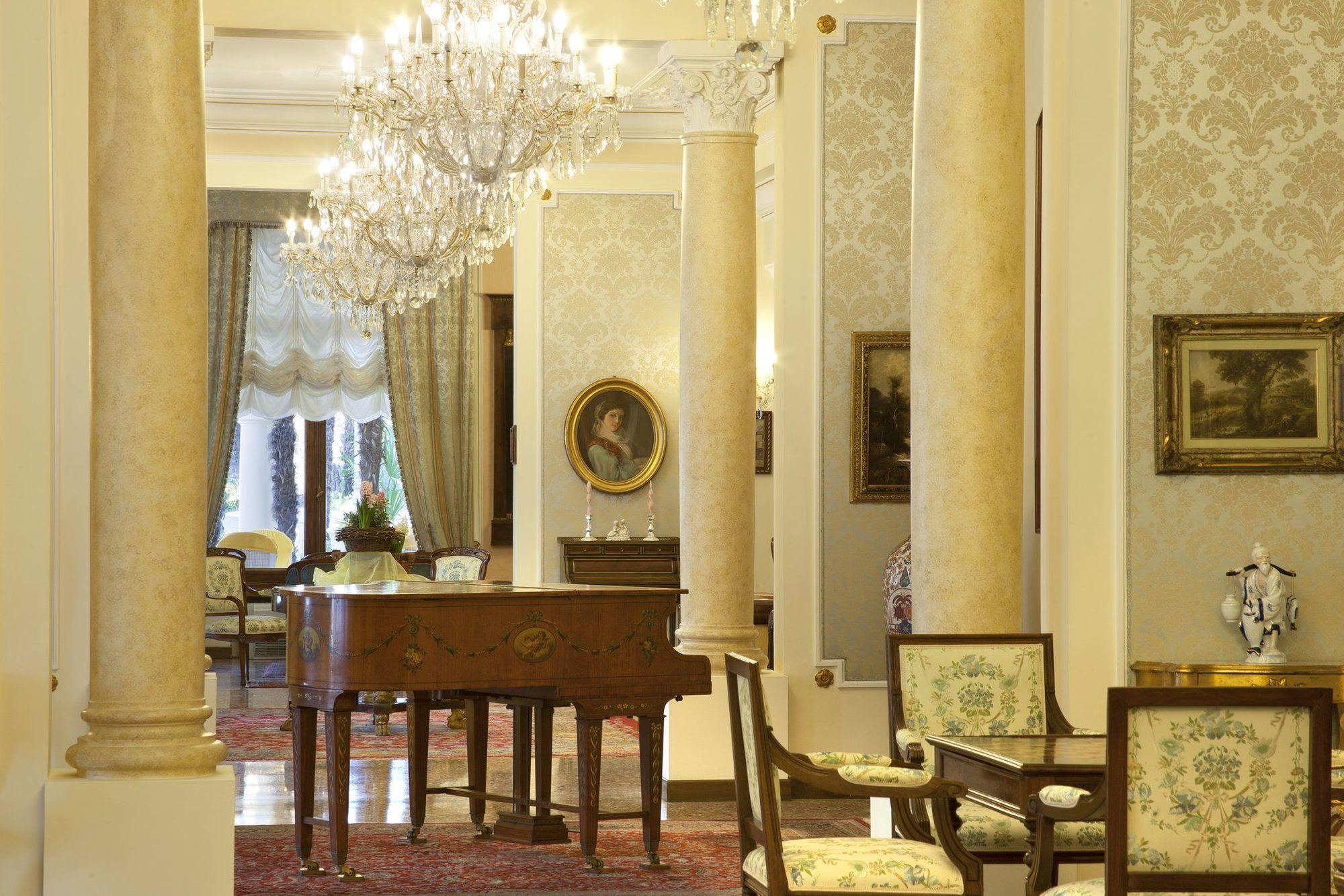 Grand Hotel Trieste & Victoria Abano Terme Dış mekan fotoğraf The interior of the hotel