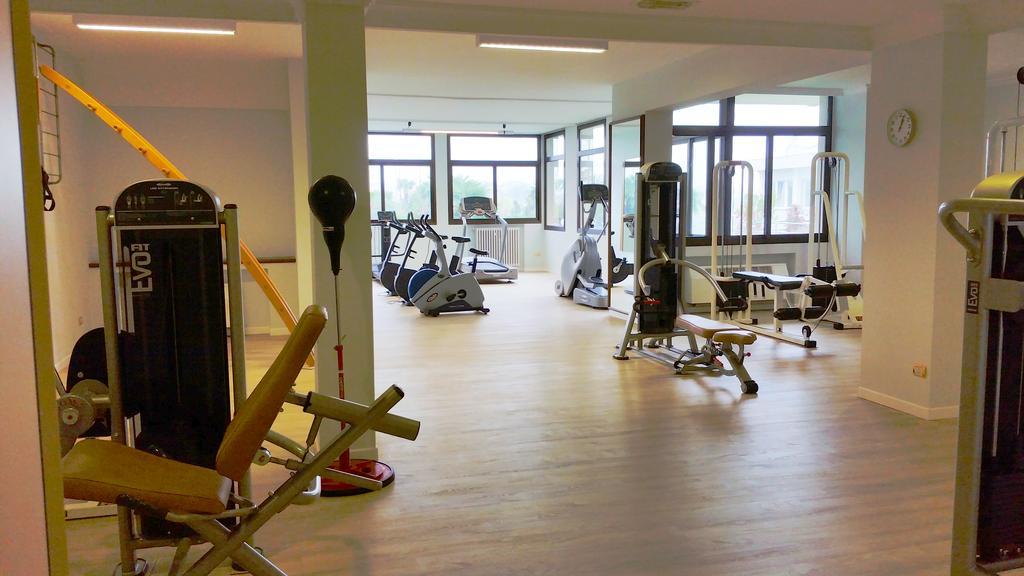 Grand Hotel Trieste & Victoria Abano Terme Dış mekan fotoğraf The gym at the University of Roehampton
