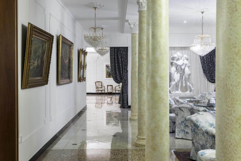 Grand Hotel Trieste & Victoria Abano Terme Dış mekan fotoğraf Interior of the museum